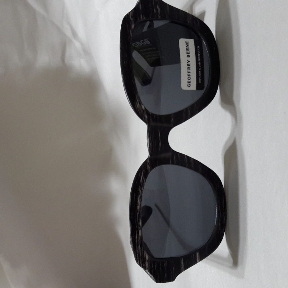 Geoffrey Beene Women Dark Gray Pink 100 UVA-UVB Lens Protection Light We…